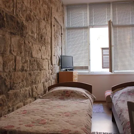 Apartment Lira -