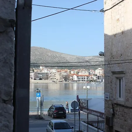 Apartament Lira - *